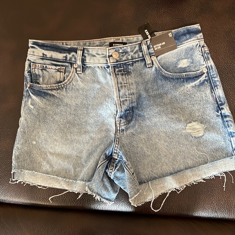 Express Boyfriend MIDI Mid rise shorts